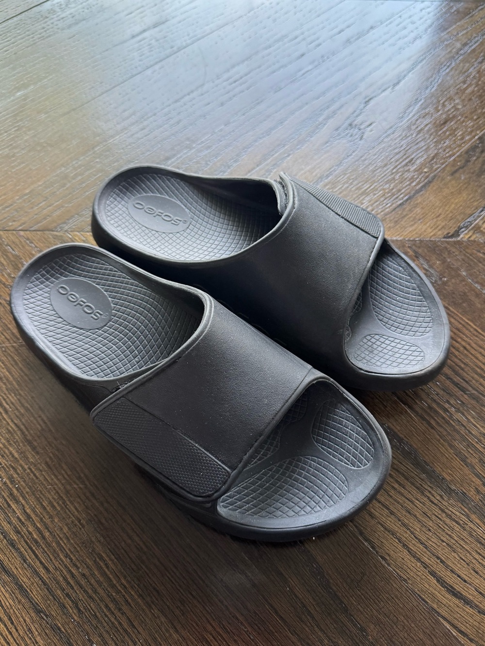 Oofos Slides